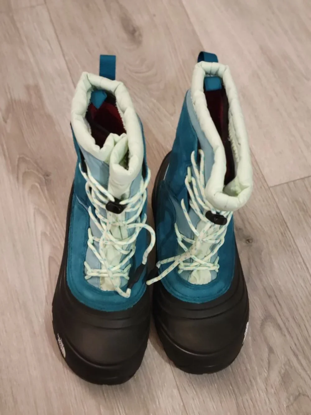 NWOT Girl's The North Face Alpineglow Snow Boots